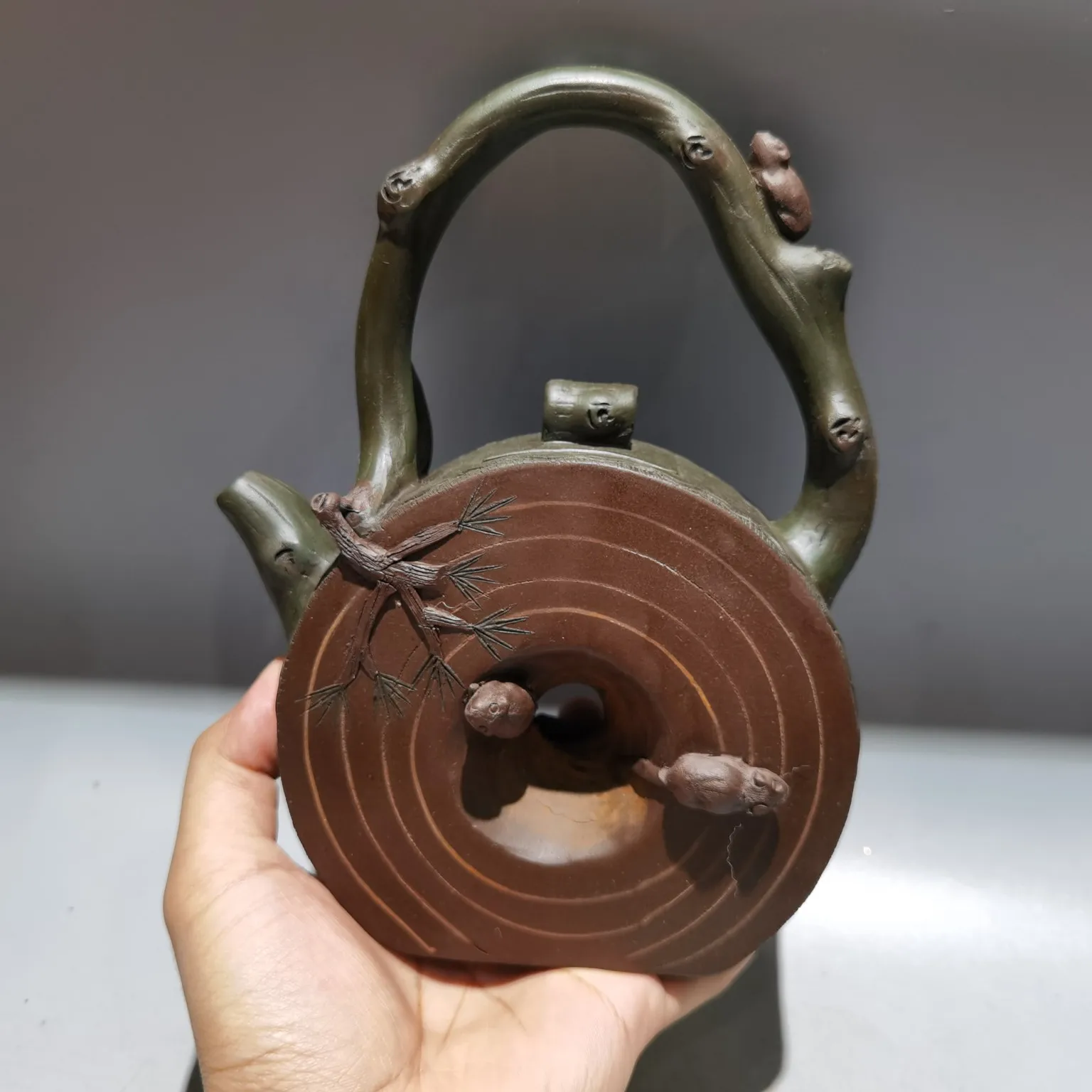 Purple teapot Yixing Purple Clay Teapot squirrel Tree Root Texture Shape Pot Lifting beam pot Kettle Teapot