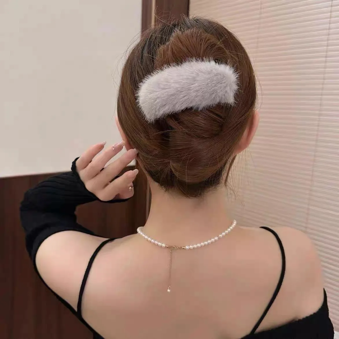 AWAYTR Simulated Plush Twist Hair Clips Acrylic Hairpin Korean Style Vintage Hairgrip for Women Elegant Hair Accessories