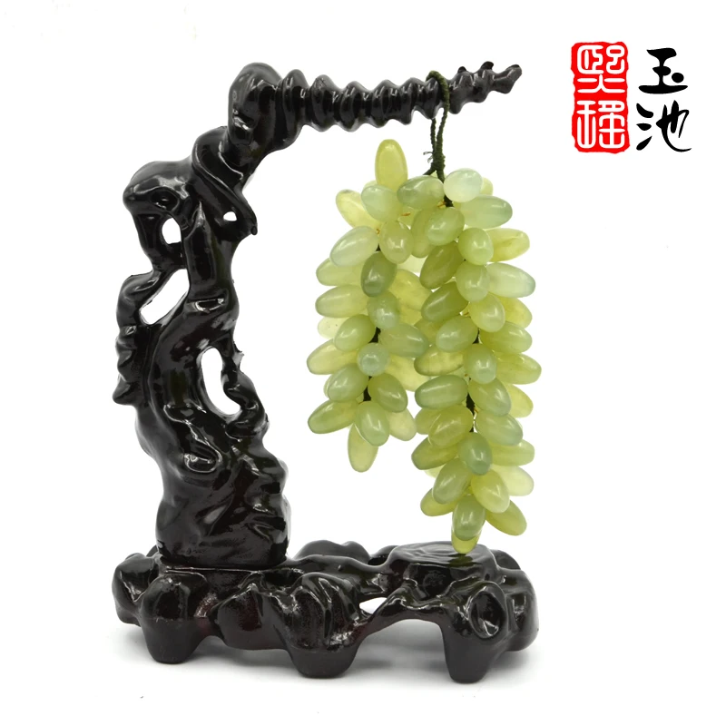 

Natural Jade Xiuyan Jade Decoration Grape Pendant Xiuyan Jade Rough Stone Carved Jade Boutique Pendant