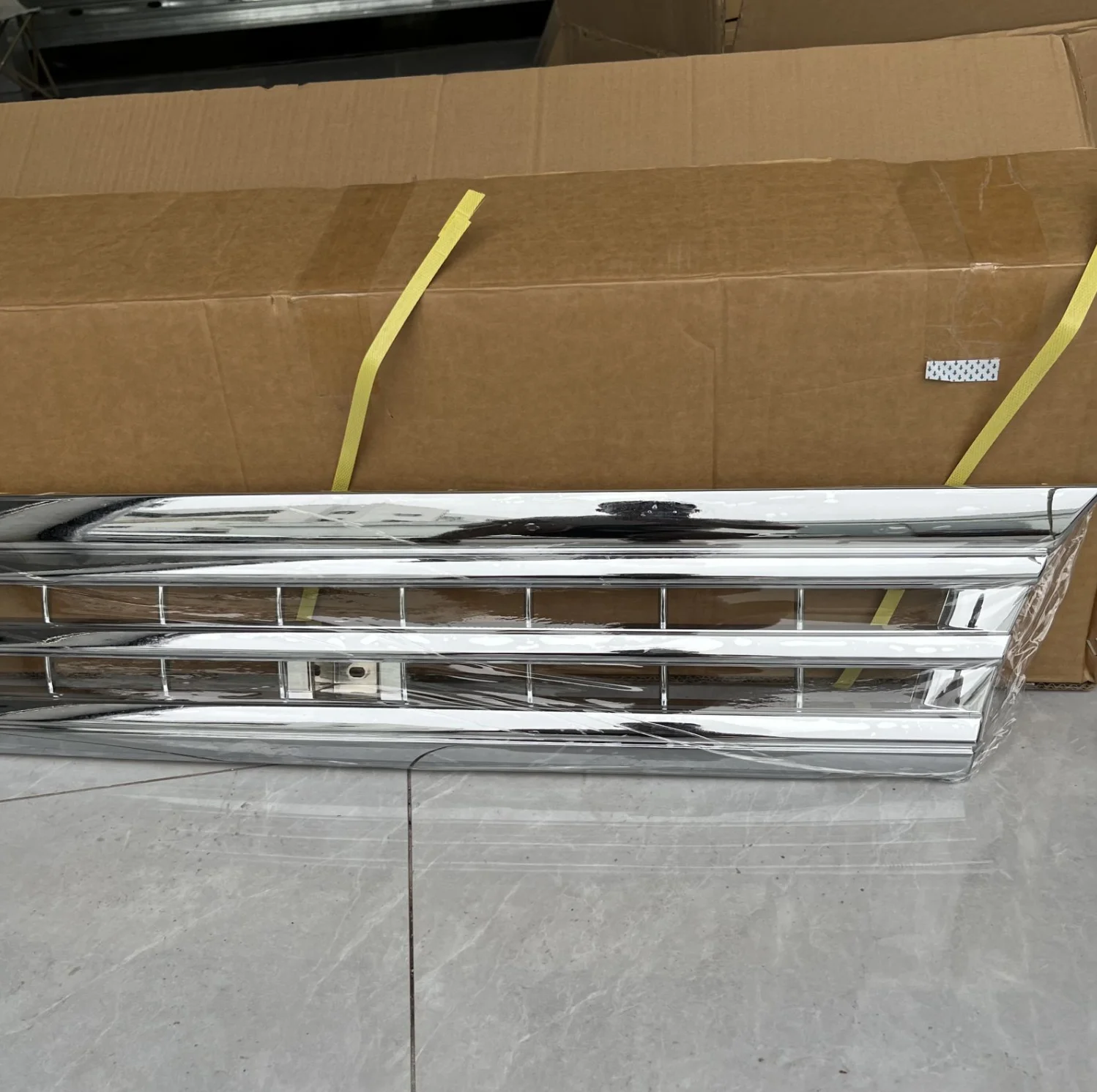 CHROMIUM ELECTROPLATING GRILLE FOR ISUZU ELF 100P TRUCK