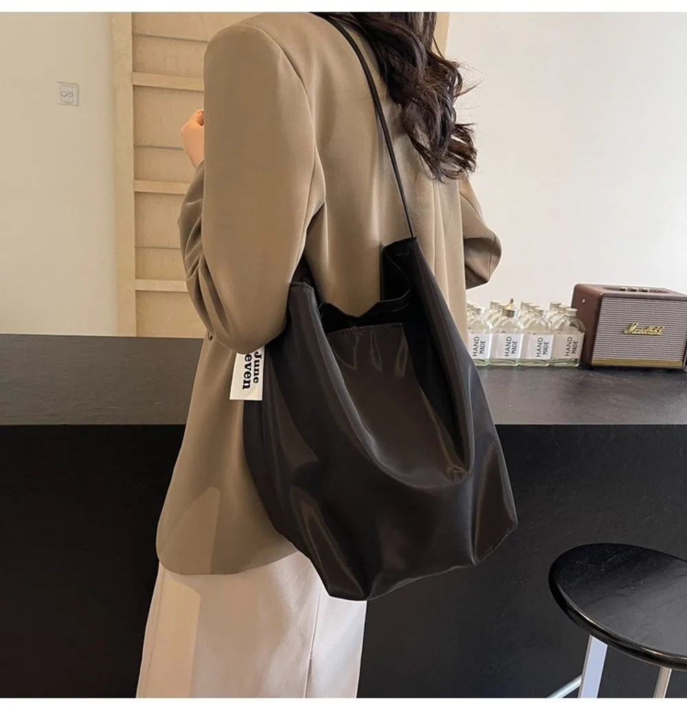 Modische Bestseller Einfarbige Weiche Nylon-Schultertasche Große Kapazität Designer-Handtasche Schlichte Vielseitige Tragetasche – Detail 18