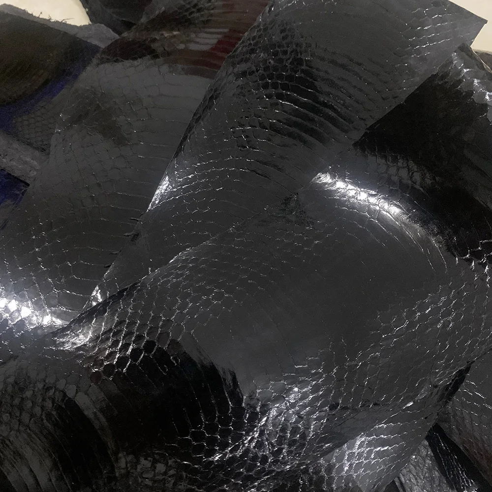 Czarny połysk Natural Leather Snake Skin do etui na telefon, skórzanej torby, paska na buty DIY, ręcznie robiony materiał skórzany