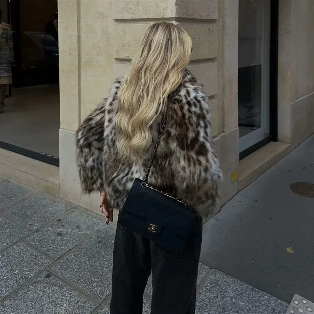 2024 شتاء جديد الملابس النسائية نمط بسيط ومتميز تأثير الفراء الوجه طوق كم طويل ليوبارد نمط شعر سترة