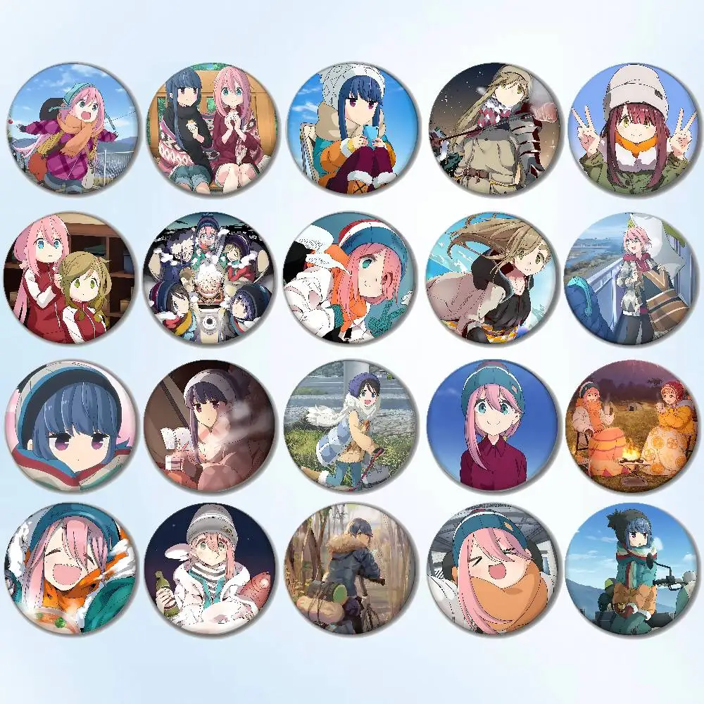 Y-Yuru C-Camp Saison-Abzeichen Runde Brosche Niedliche Cartoon-Idol-Cosplay-Abzeichen DIY Rucksack Kleidung Schmuck Anstecknadeln