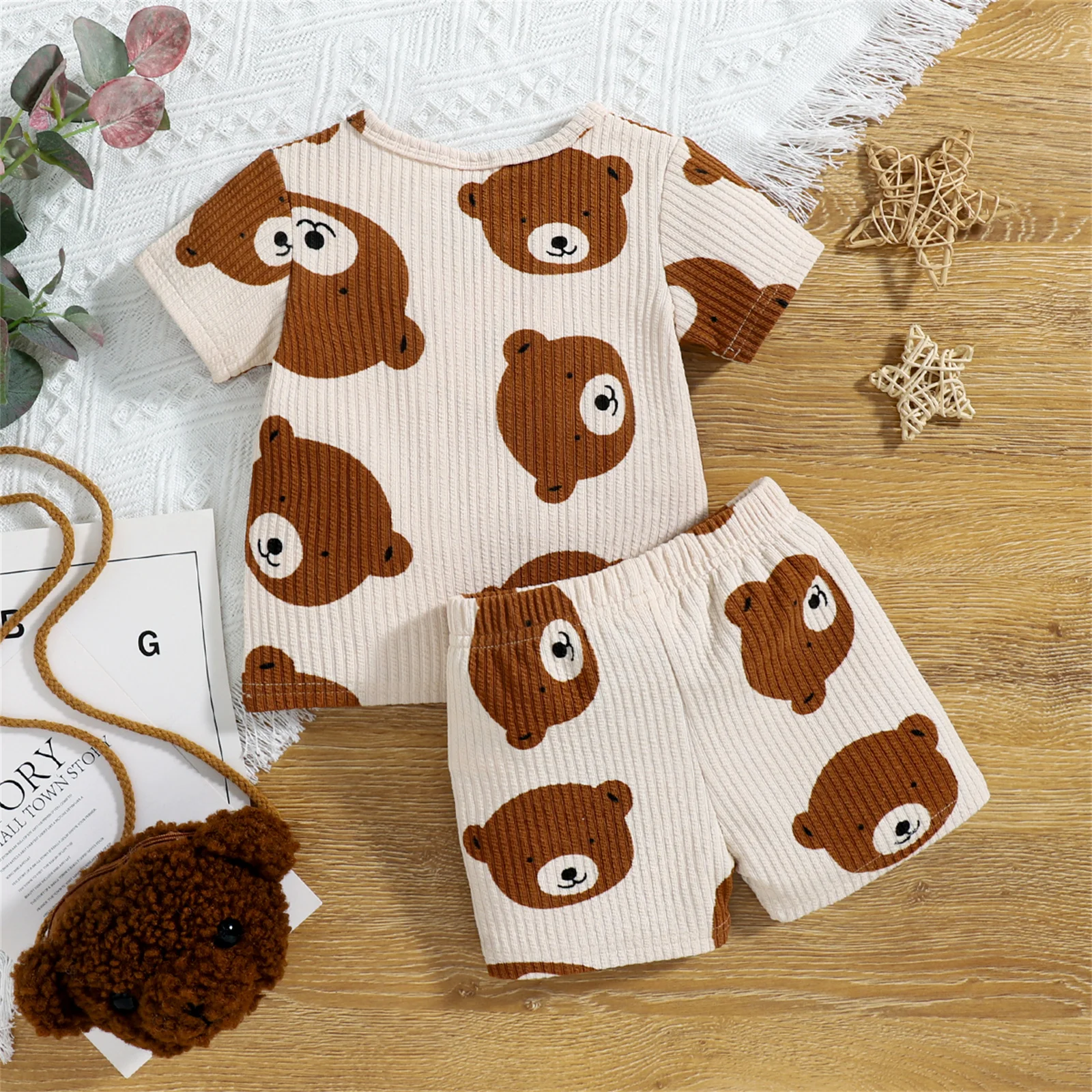 PatPat Newborn 2pcs Baby Boy/Girl Clothes 95% Cotton Ribbed Short-sleeve All Over Cartoon Bear Print Top and Shorts Set