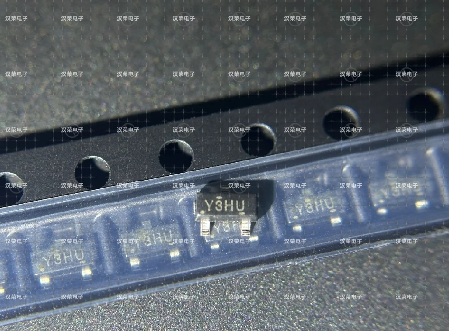 TLV431BQ  TLV431BQDBZR SOT23 surface mount chip with silk-screened Y3HU/Y3H* low-voltage adjustable precision parallel voltage r