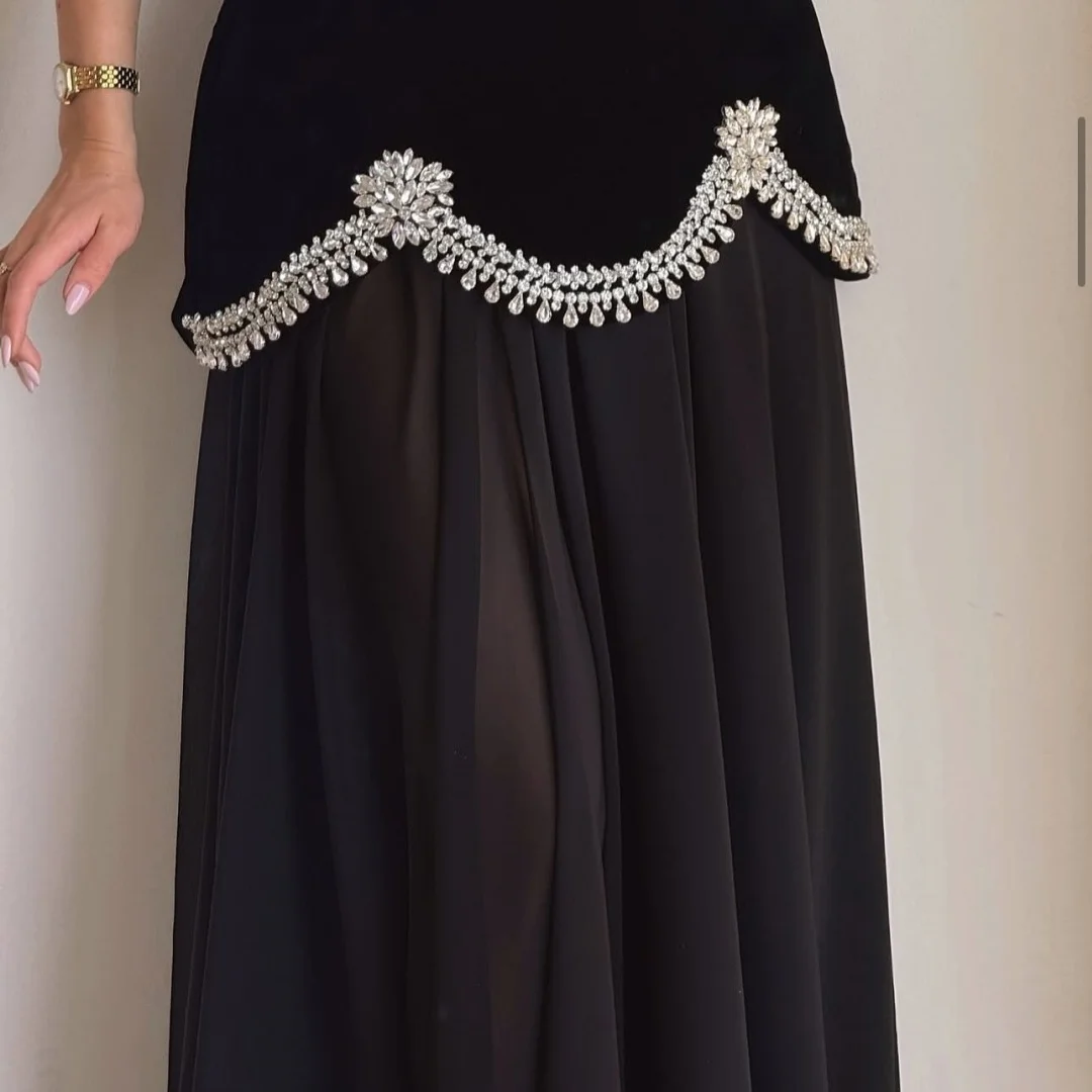 فستان بيلا مخصص أسود لامع بدون حمالات بدون ظهر رداء de soirée بدون أكمام على شكل حرف a للحفلات بطول الأرض للحفلات الراقصة 2025