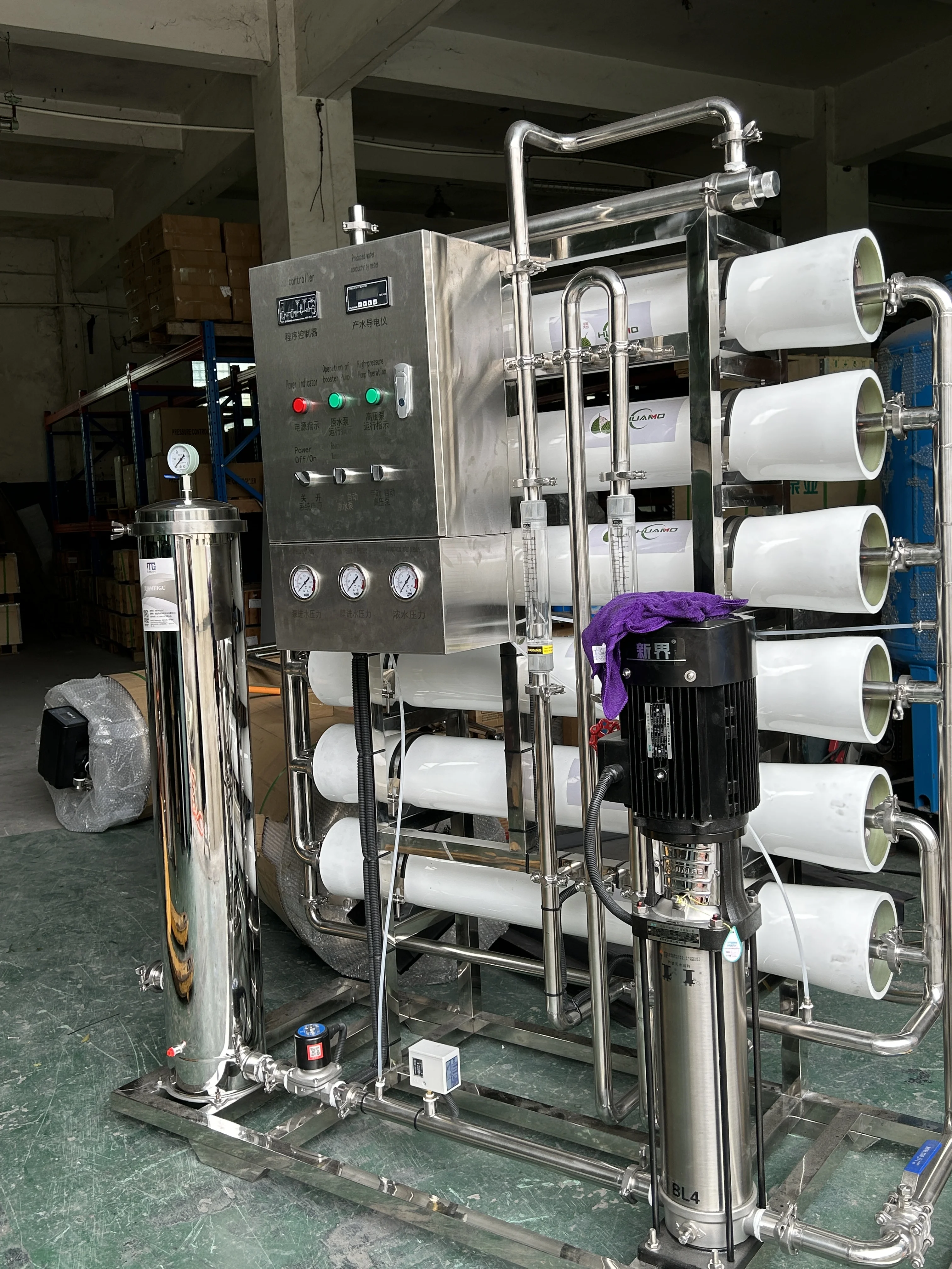 Filtre RO Durable 3000LPH SS304/UPVC, Options de pipelines, préconstruction multimédia, stérilisation à l'ozone, 380V