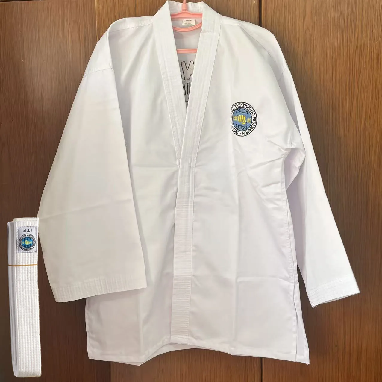 

Comfortable International Taekwondo Uniform Taekwondo Competition Training Clothing Breathable Dobok Clothes Professional