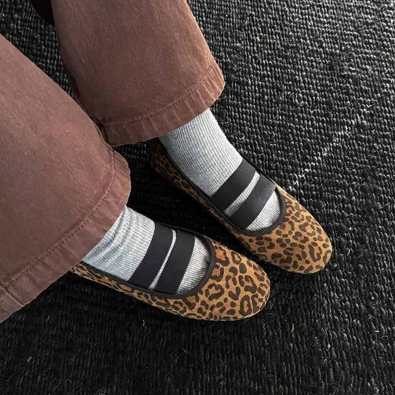 

Spring leopard print sheepskin Ballet flats Round toe Shallow Mixed Colors Elastic Single shoe large size shoe