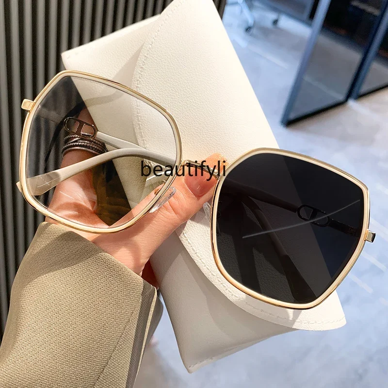 Photosensitive color-changing sunglasses Women's myopia glasses Big face sunglasses Sunscreen UV protection