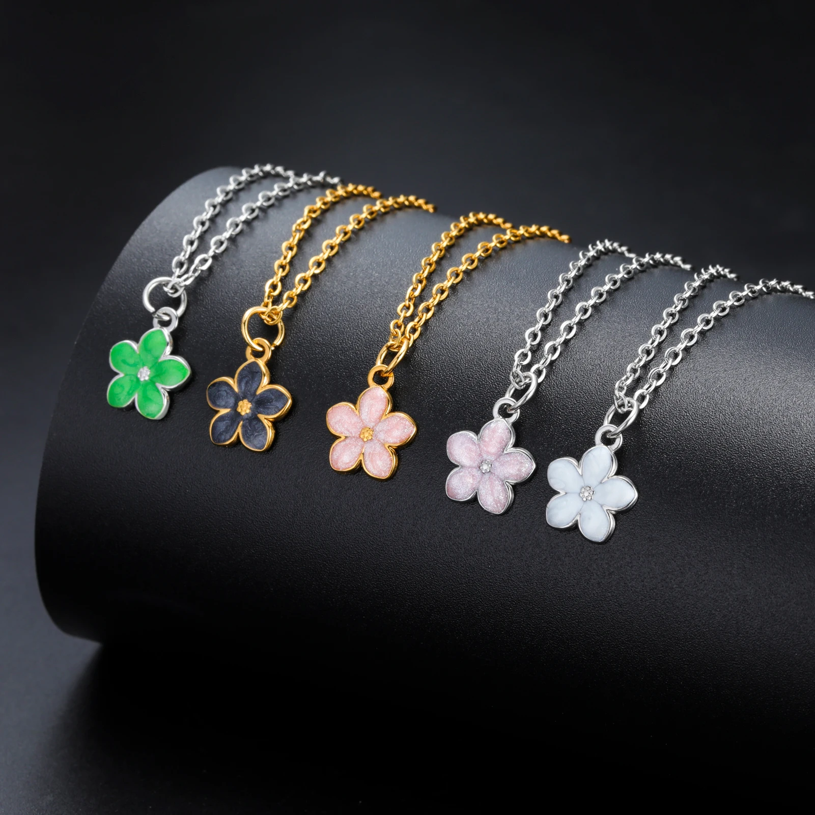 Cazador Plumeria Daisy Mini Flower Necklaces for Women Stainless