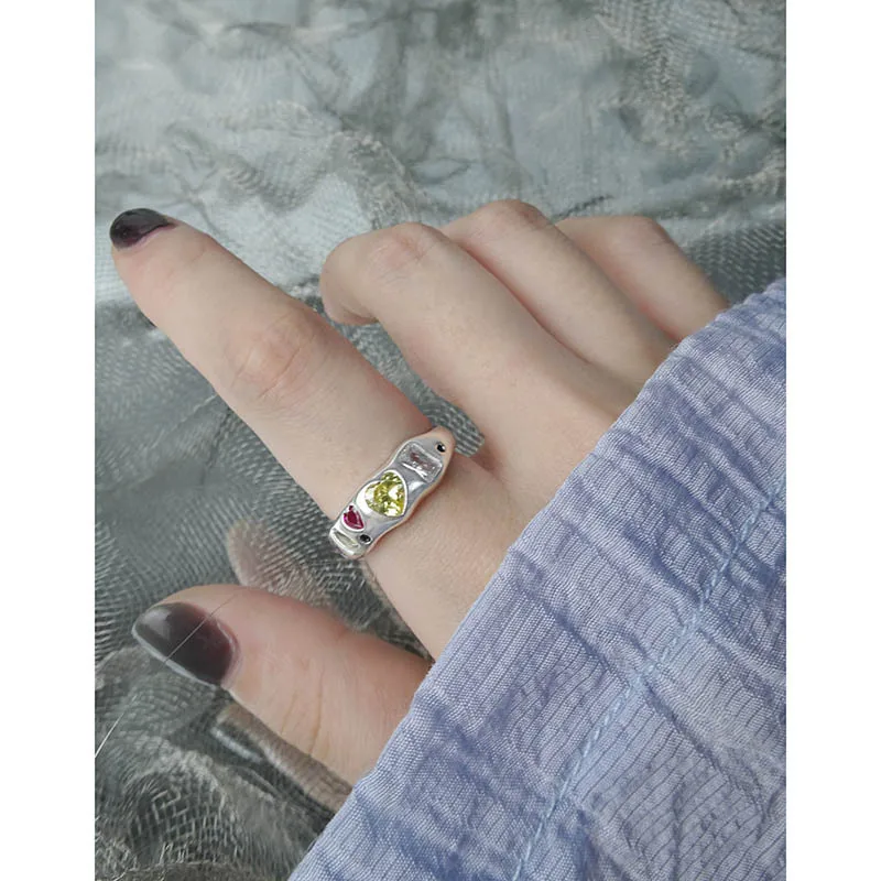 Small Luxury Design Sense Joker Contrast Zircon Split Ring