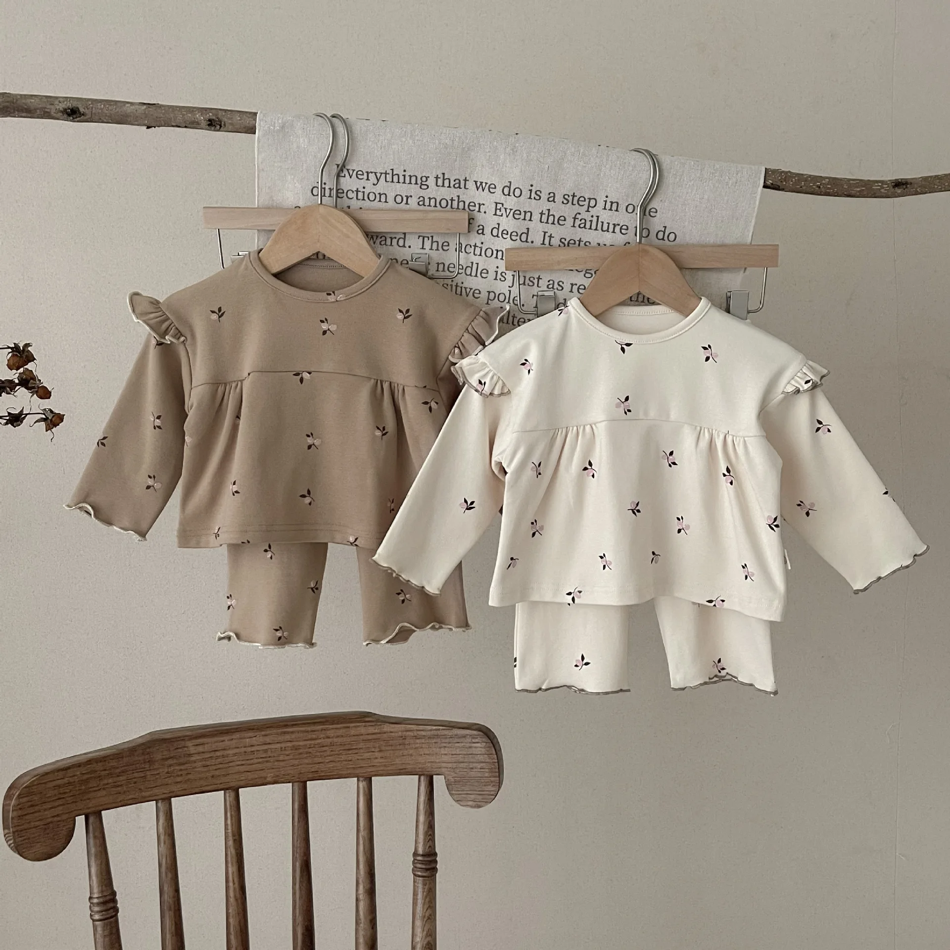 

2025 New Baby Girl's Clothing Set Home Suit Autumn Cherry Flower Flying Sleeves Top+Pants Sweet Girl's Two Piece Suit