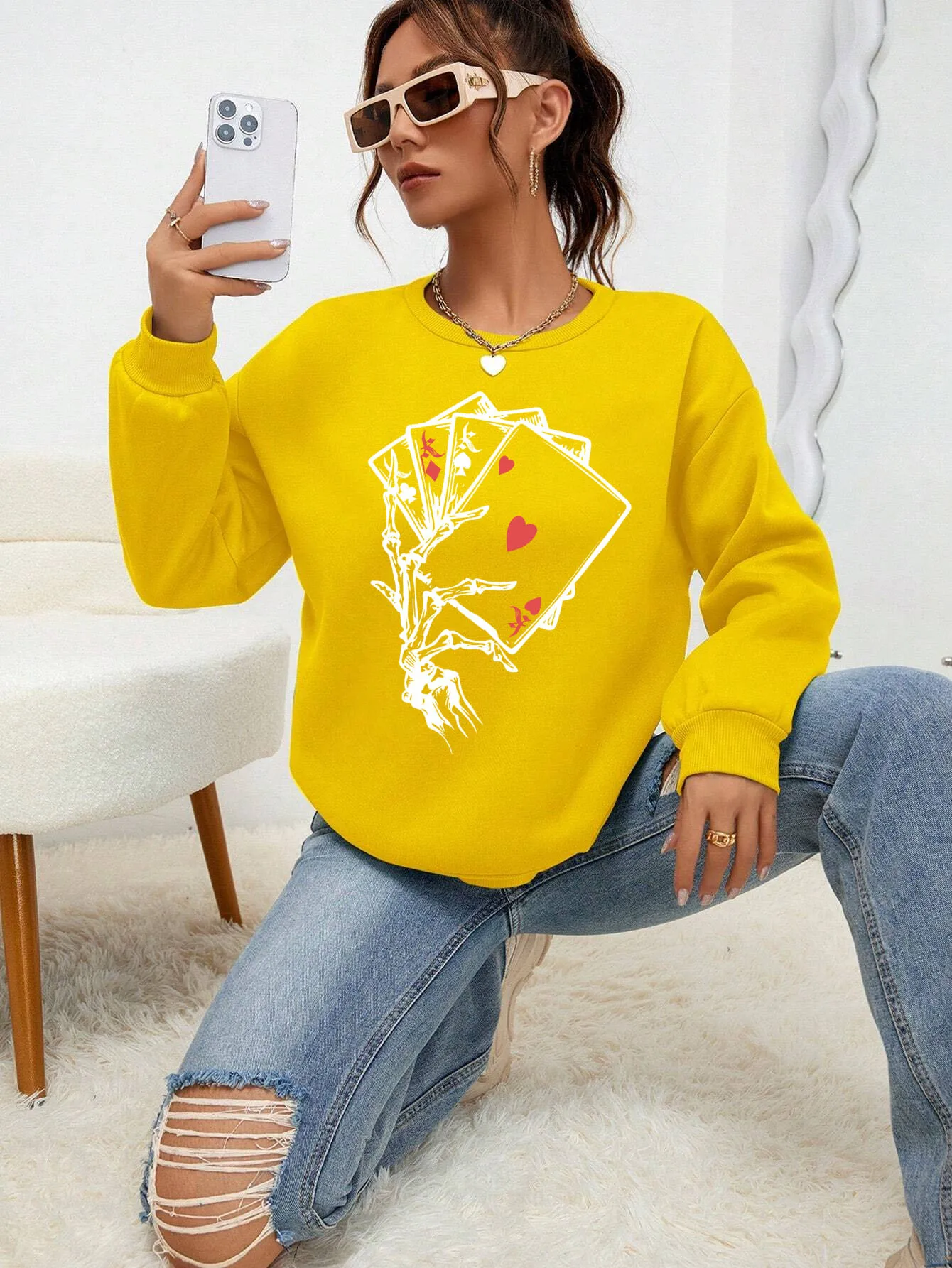 Skull Holding A Heart Playing Card Printed Sweatshirt For Female Autumn Fleece Warm Hoodies Hipster All-Match Women Streetwear