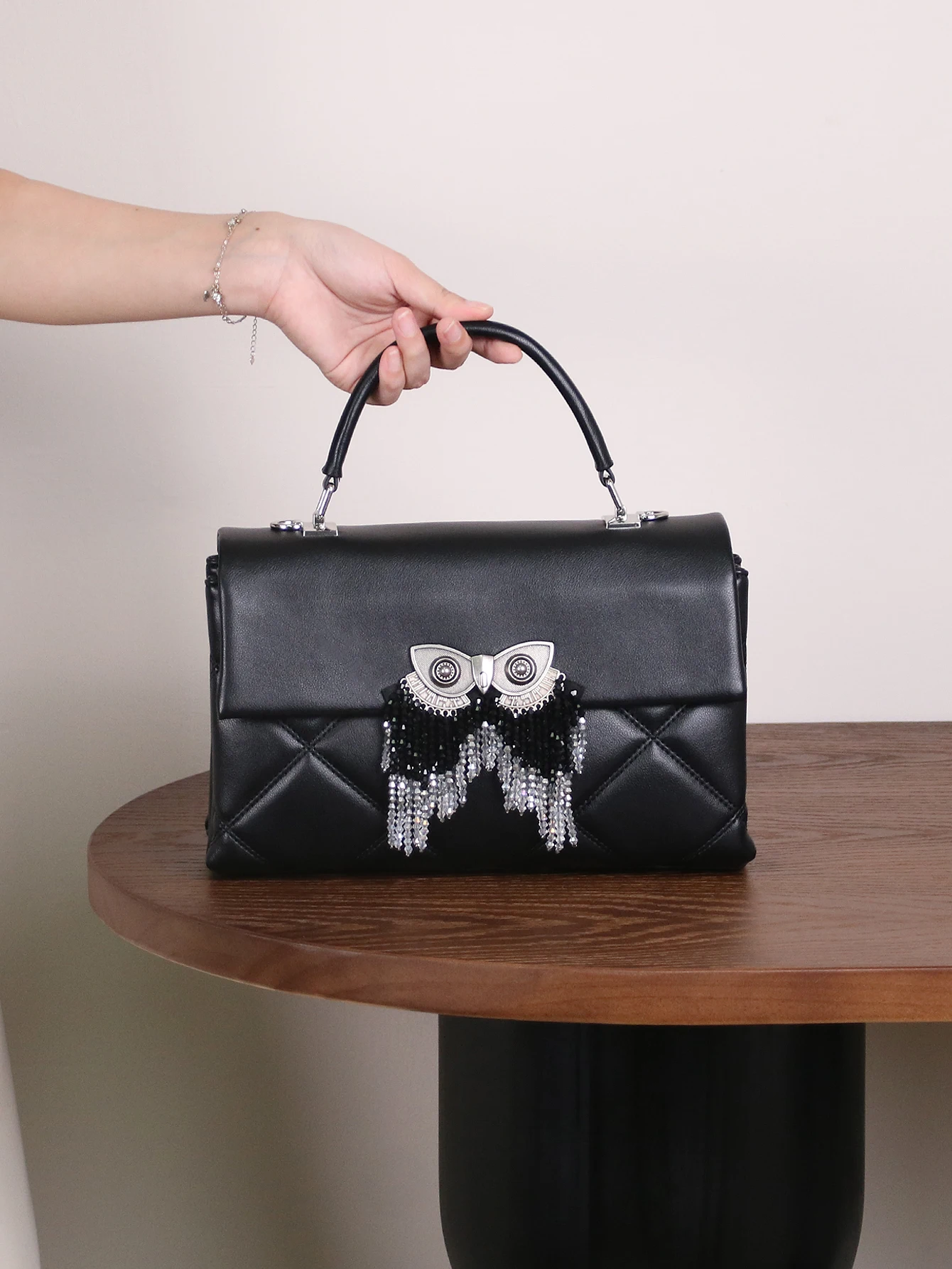 

Advanced luxury handbags fashion new 2026 high-quality elegant ladies' handbags high-capacity high-definition series tassel dril