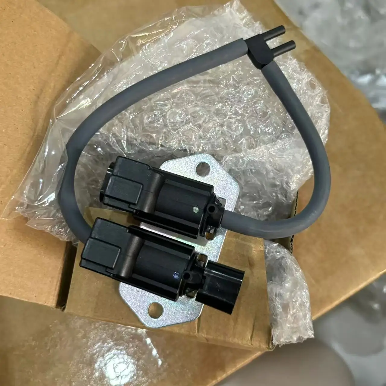 

K5T81794 Новый MB937731 вакуумный переключатель соленоида муфты свободного хода контрольный клапан MB620532 K5T47776 для автозапчастей Mitsubishi Pajero