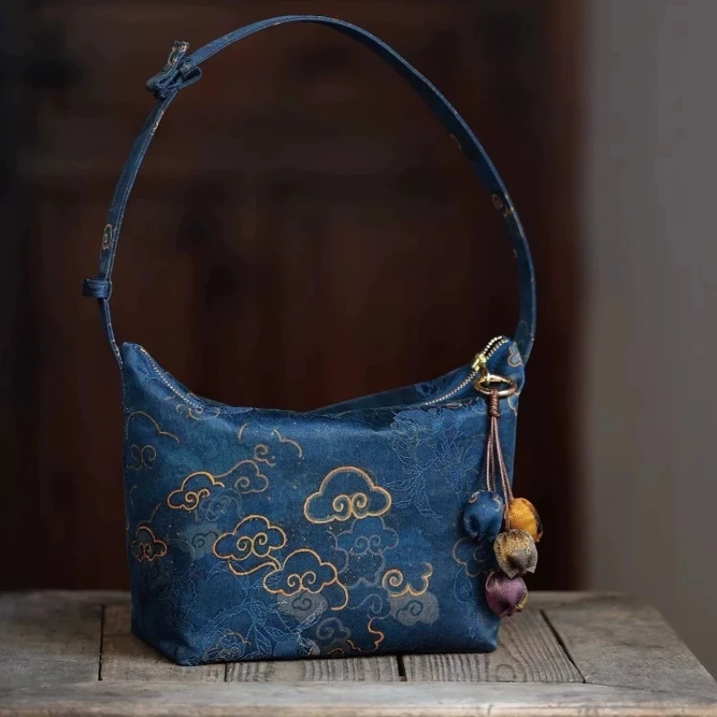 

2026 One Shoulder Armpit Handbag New Chinese Style Song Brocade Retro Lunch Box Bag High Grade Niche New Style