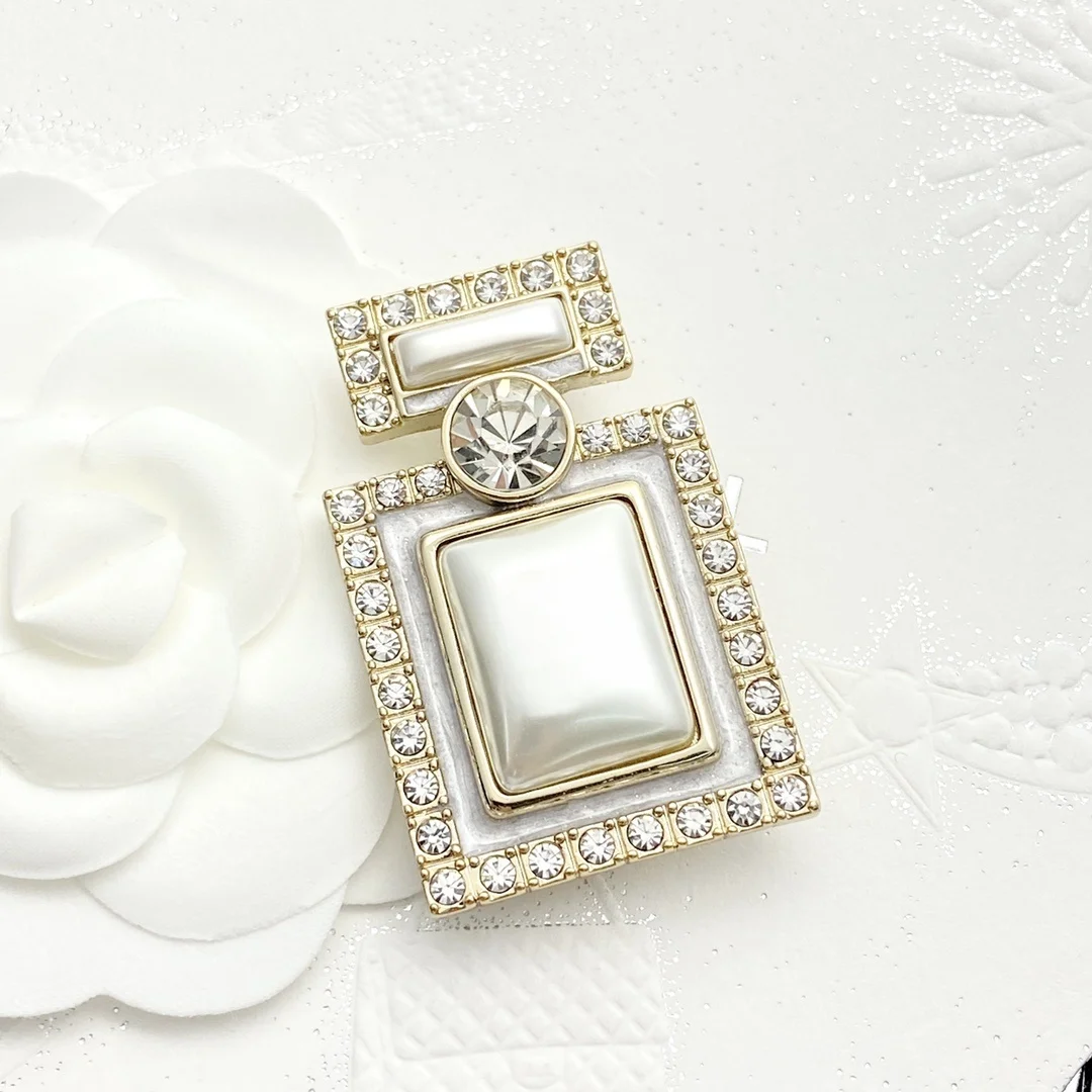 

Fashion exquisite trend new perfume bottle brooch