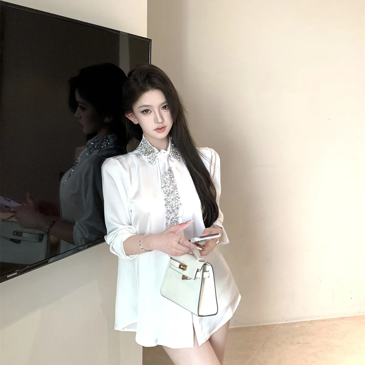 

Loose Fit Satin irt with Heavy Rhinestones And Tie Korean Sle Women's Casual Top Slimming Effect Spring 2025 New Arrival