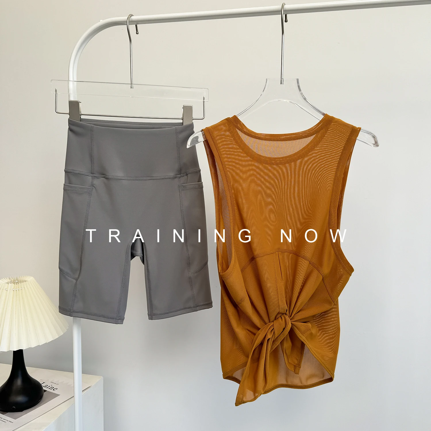 

Свободный тонкий женский летний беговой костюм, дышащий, быстросохнущий костюм для йоги, жилет с высокой талией, подтягивающие бедра, шорты для йоги и фитнеса