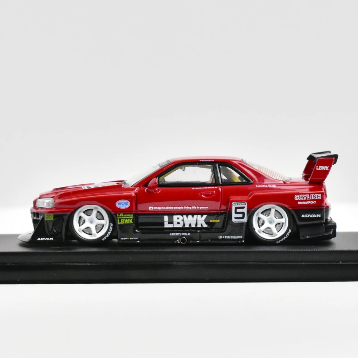 Street Weapon SW 1:64 GTR ER34 Diecast Model Car