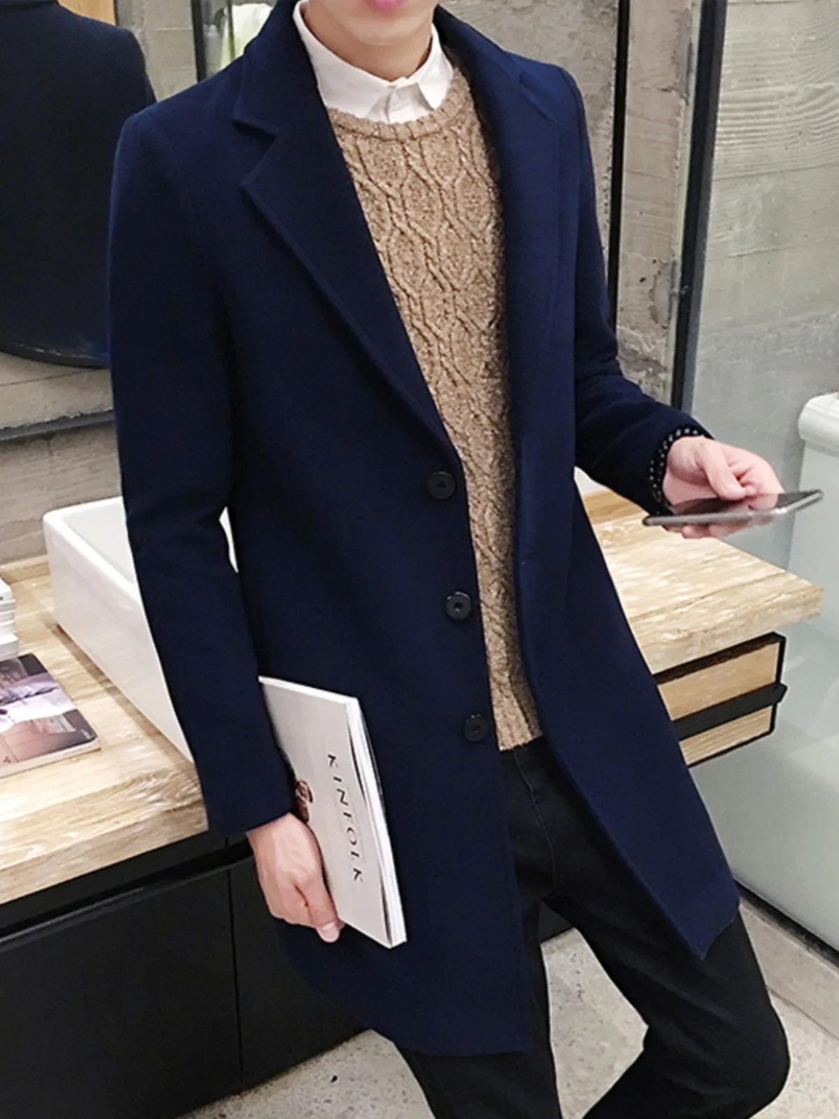 معطف صوفي عصري للرجال متوسط الطول سميك للخريف والشتاء أنيق مقاوم للرياح بأسلوب شبابي كاجوال بإغلاق بزر واحد #1