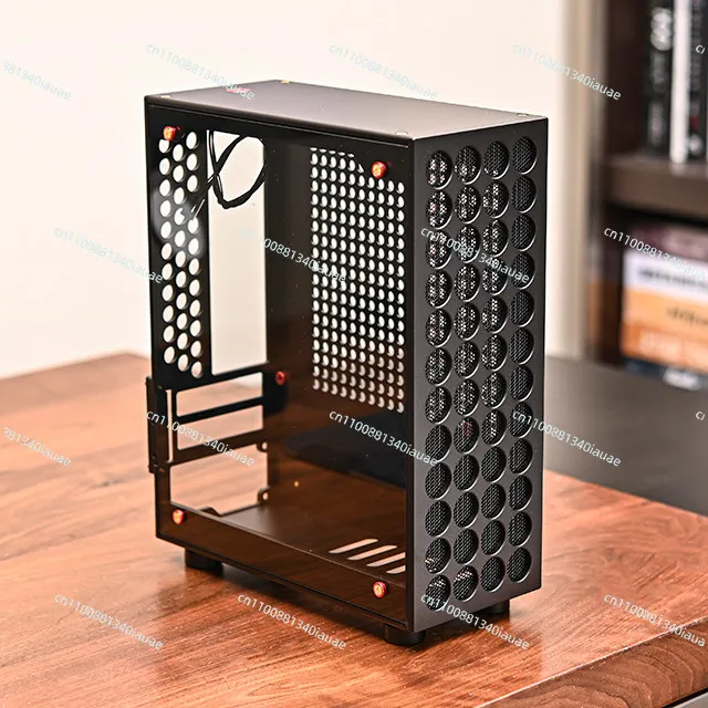 

Блок питания V9 FLEX из цельного алюминия для малогабаритных корпусов, поддерживает двухслотовые PCI-карты половинной высоты