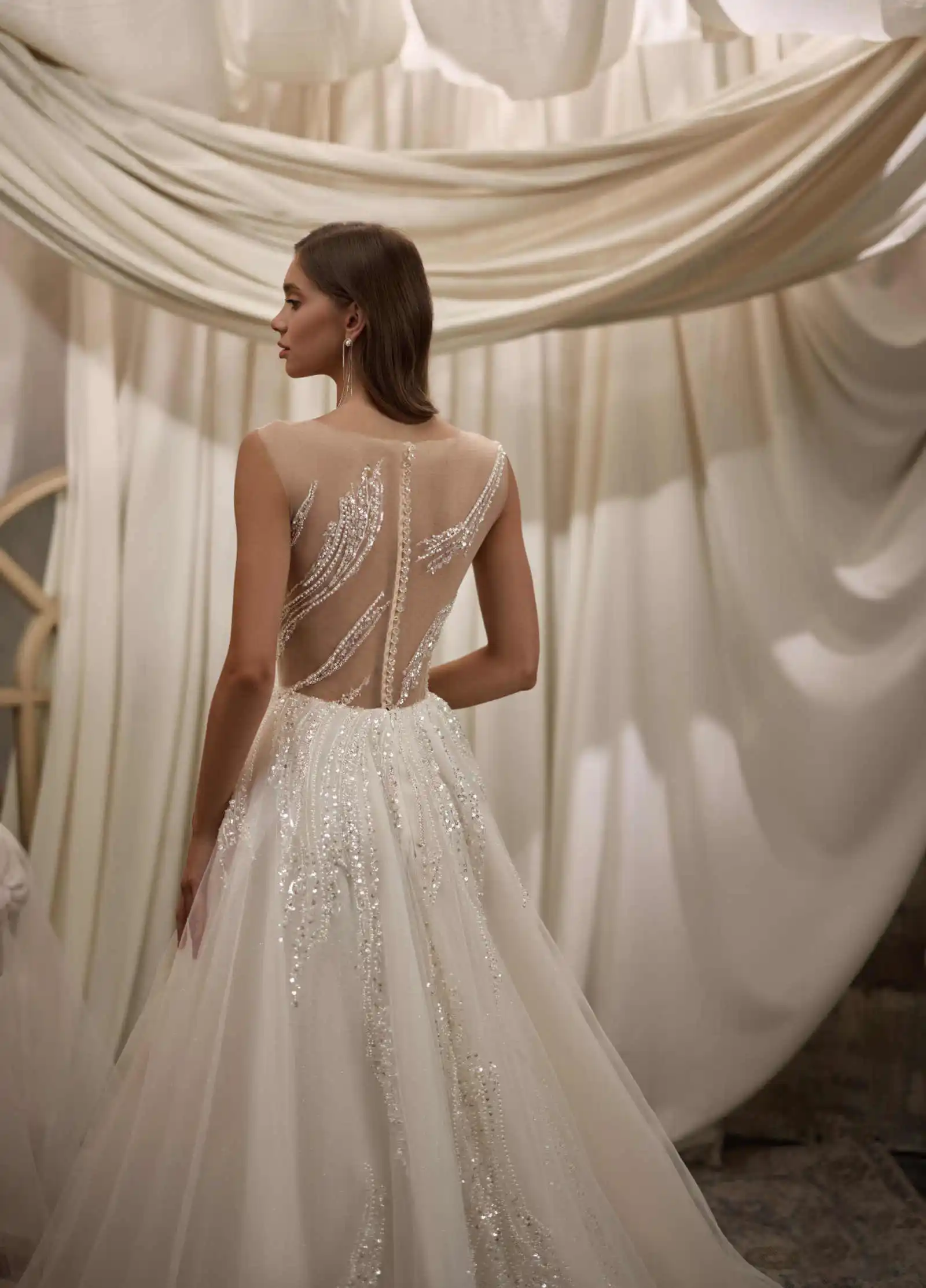 Kristal Klassiek A-lijn Trouwjurken Mouwloos Appliqués Met Bling Pailletten Bruidsjurken Lace Up Speciale Ocn Sweep Trein