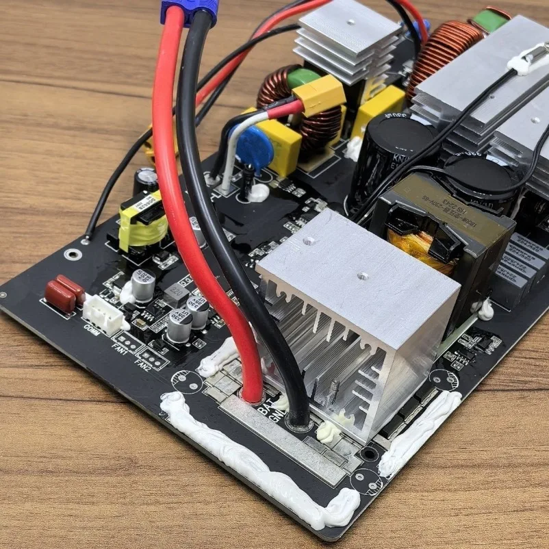 1500W24V Outdoor Bidirectional Energy Storage Inverter Pure Sine Wave DIY Inverter