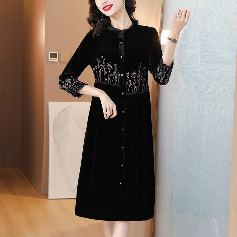 2023 Autumn/Winter New Silk Golden Velvet Embroidered Long Sleeve Dress for Women's Loose Large O-Neck Retro Knee Length Gown