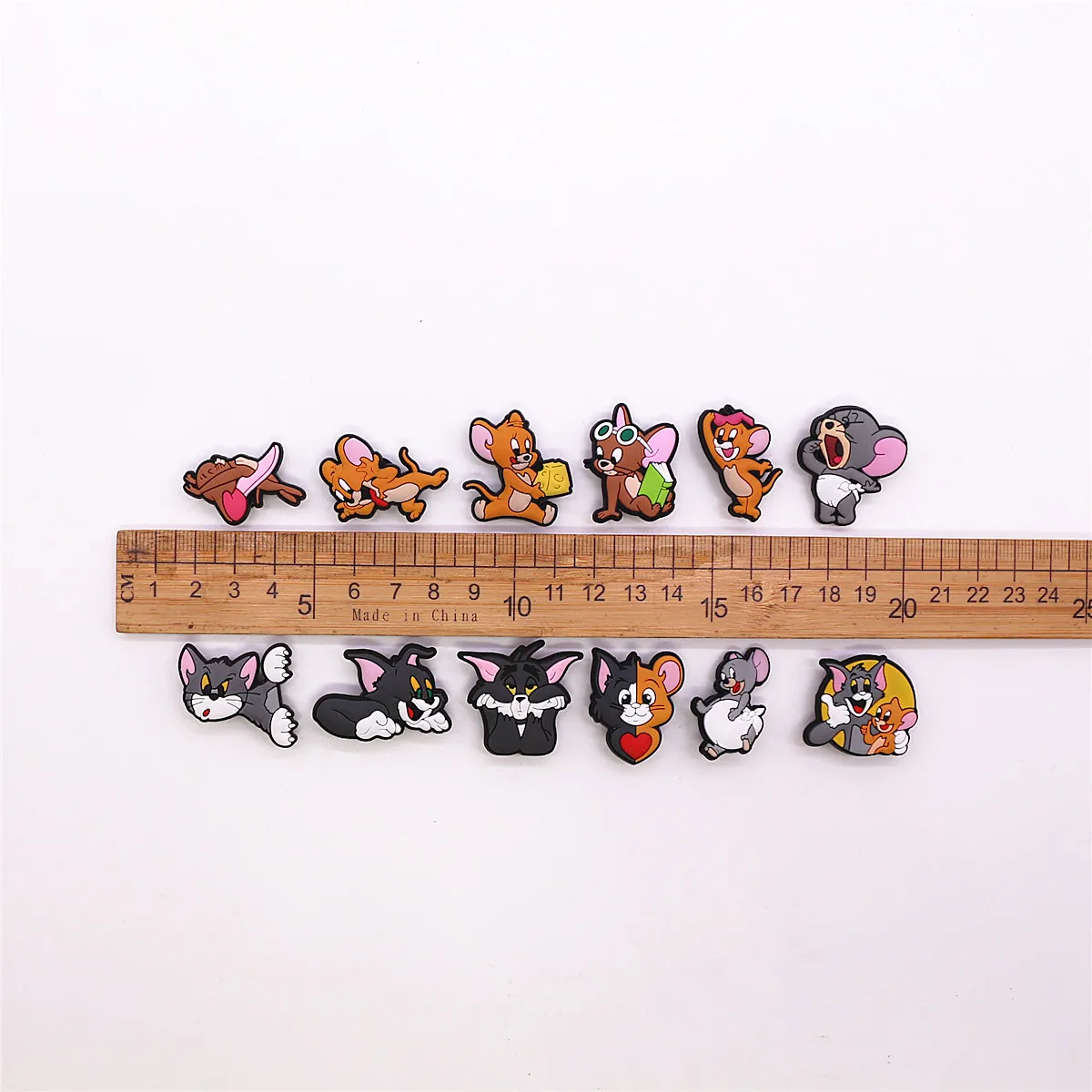 MINISO 1pcs Tom and Jerry Shoe Charms Funny Cat Rat Sandals Decorations Accessories Clog Pin for Bracelet Beach Bag Friend Gifts image 6