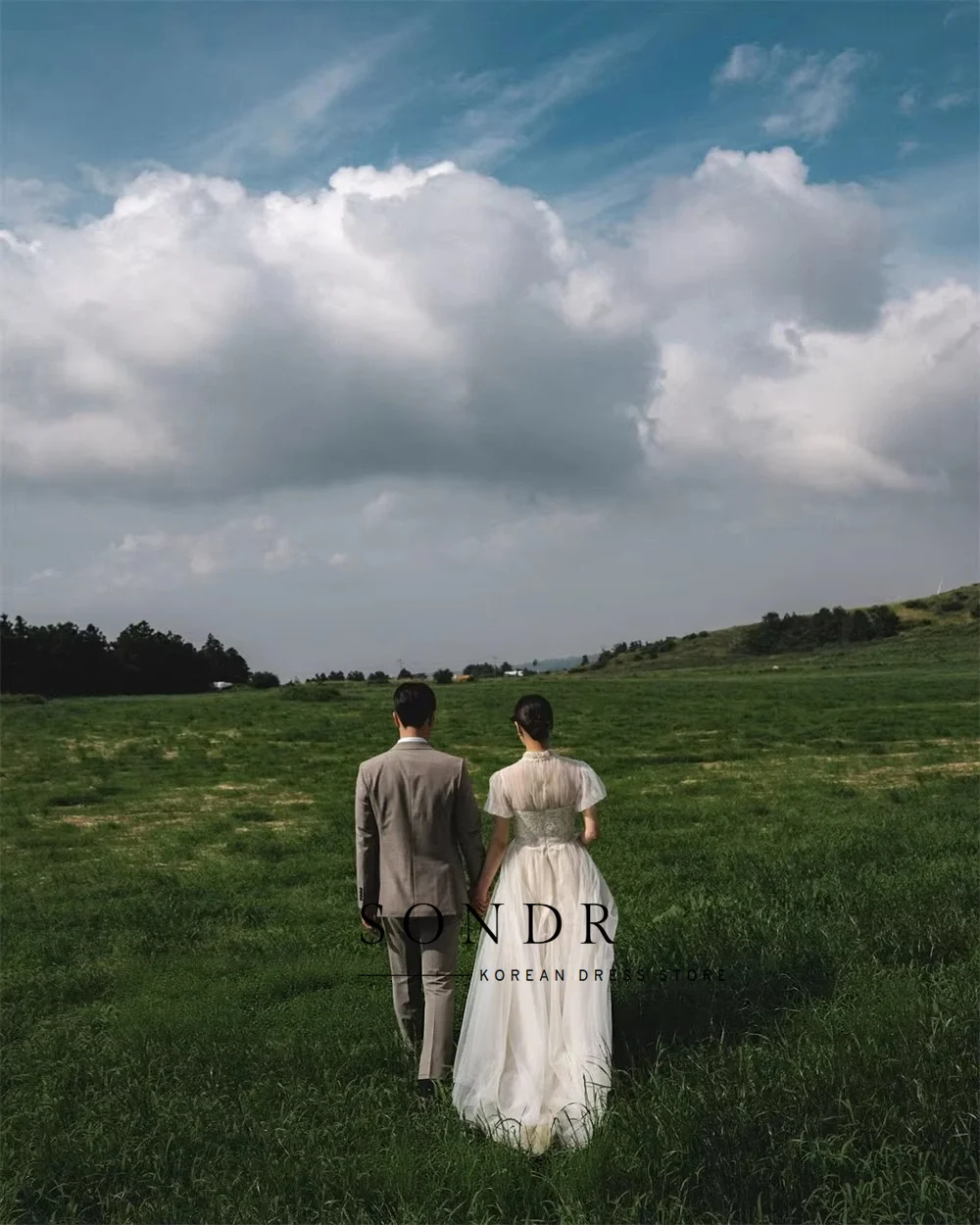 Sondr High Collar Short Sleeves Wedding Dresses Lace A-line Korea Photo Shoot Dress for Bride Elegant Sweep Train Bridal Gown