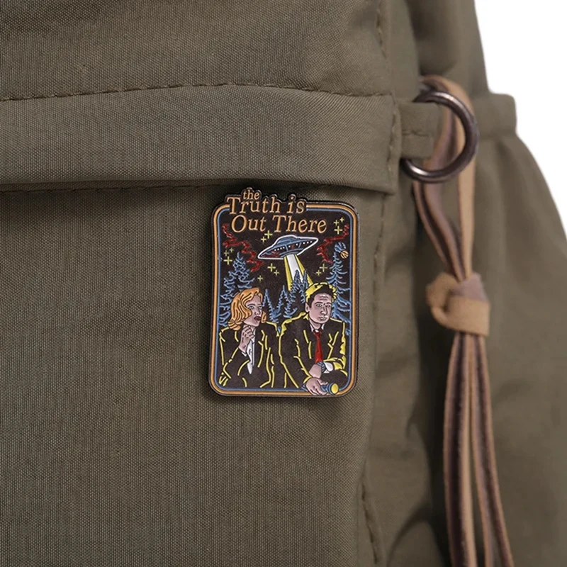 مخيف الخيال العلمي فيلم إلهام المينا دبوس الحقيقة هناك 90s برنامج تلفزيوني بروش التلبيب على ظهره شارة مجوهرات هدية للأصدقاء #6