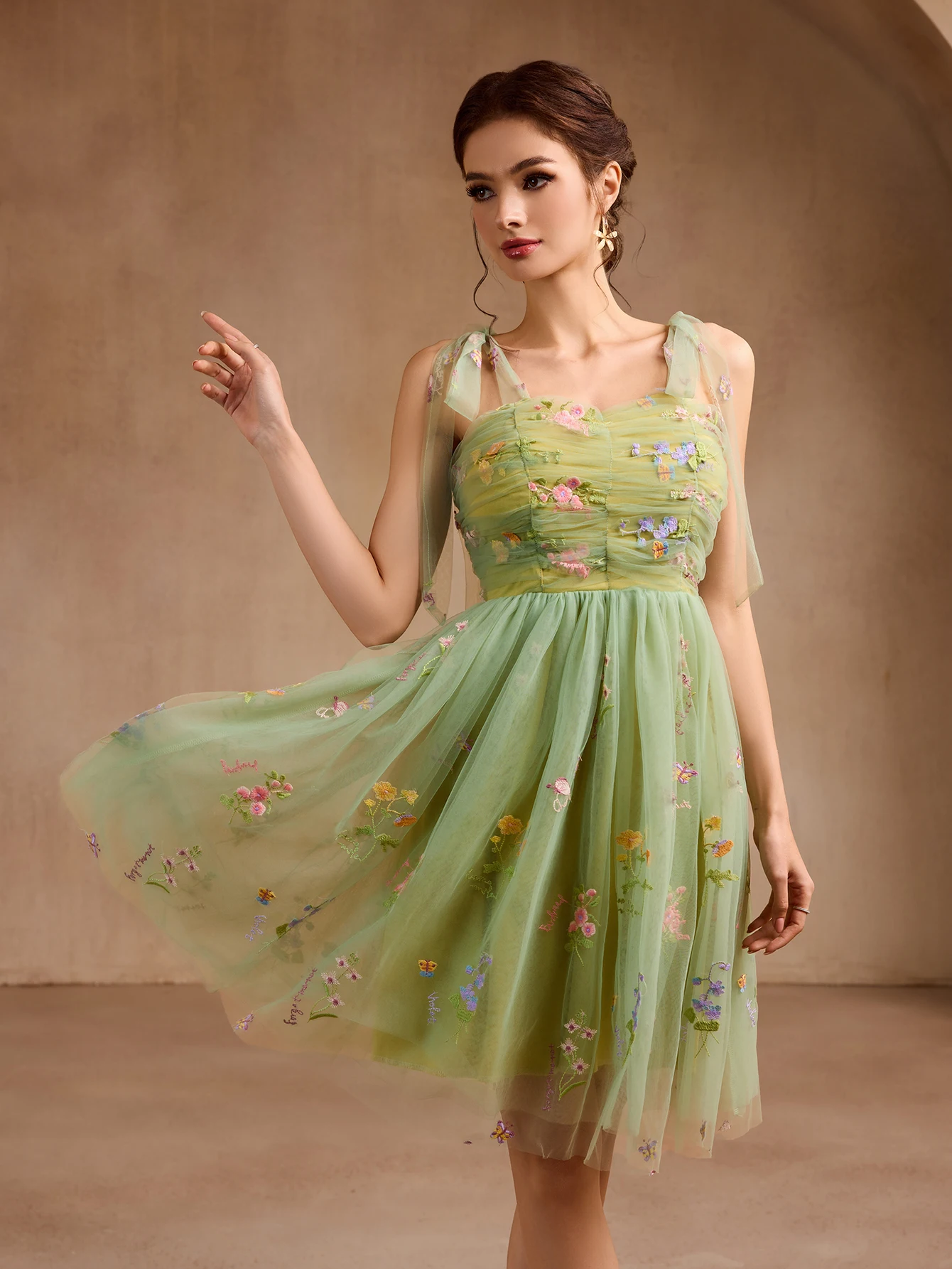 春と夏の刺繍グリーンメッシュカクテルパーティー卒業シーズンドレスウェディングパーティードレスブライズメイドドレス
