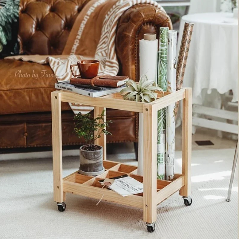 

Органайзер на колесиках из цельного дерева для гостиной, дивана, спальни, многофункциональная полка, тележка для хранения в японском стиле с колесиками