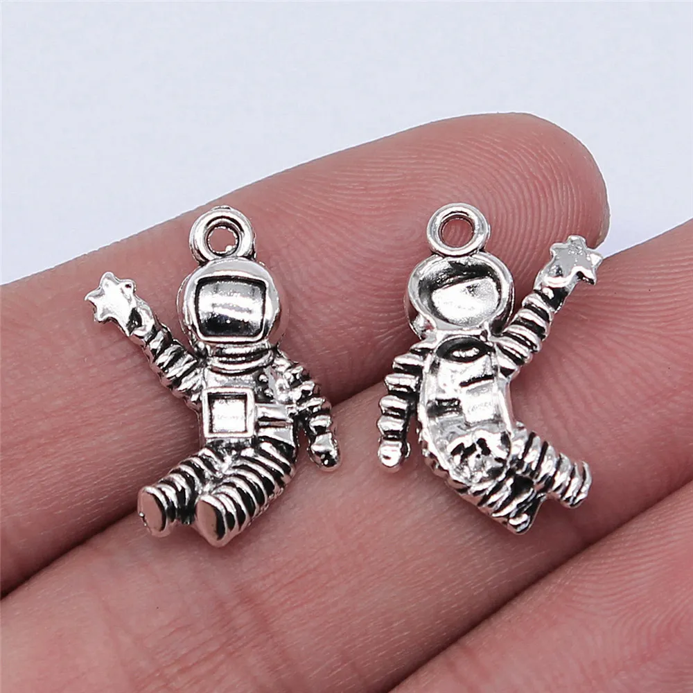 10pcs/lot 22x14mm Astronaut Charms For Jewelry Making Antique Silver Color 0.87x0.55inch