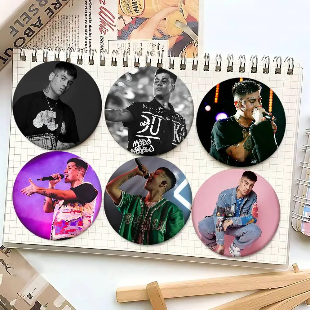 Rapper Duki Badge T…