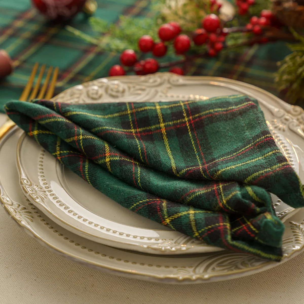 Christmas Green And Yellow Plaid Table Runner Home Hotel Tablecloth New Year Party Place Tablemat Napkin Coffee Table Cover