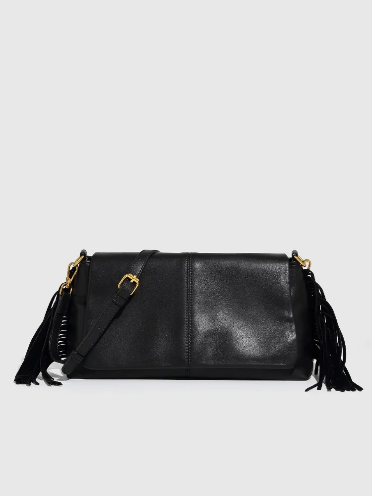 2025 Classici Borsa da donna nera Borsa a tracolla con nappe alla moda Borsa con copertura ribaltabile Borse da pendolare versatili Borse con busta in pelle PU