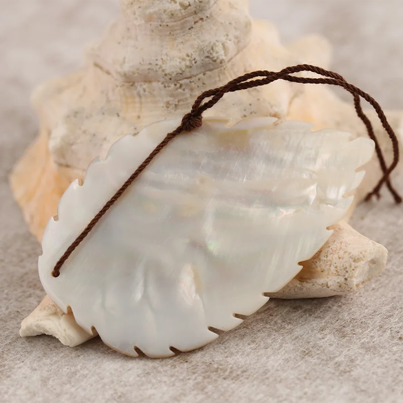 B&F Shell Pendant for Necklace—Natural Stone Fashion Handmade Jewelry Charm Gift Accessories 58x35x2mm 9g