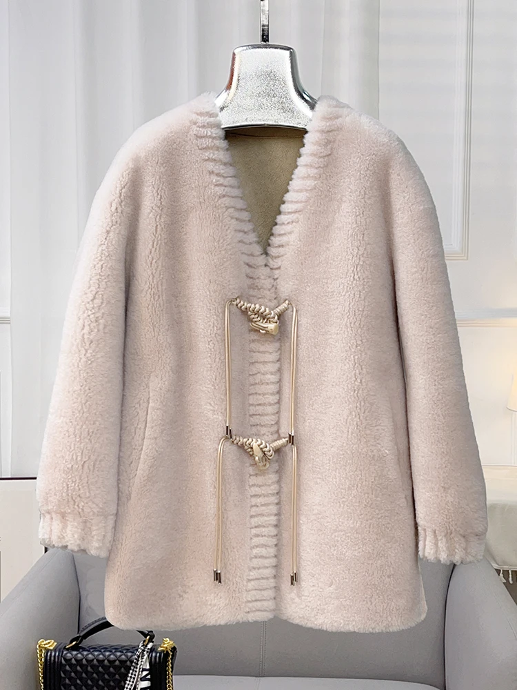 

2024 Autumn/Winter New Lamb Fur Wool Integrated Chinese Style Pan Button Cardigan Loose V-neck Fur Coat Fur Women