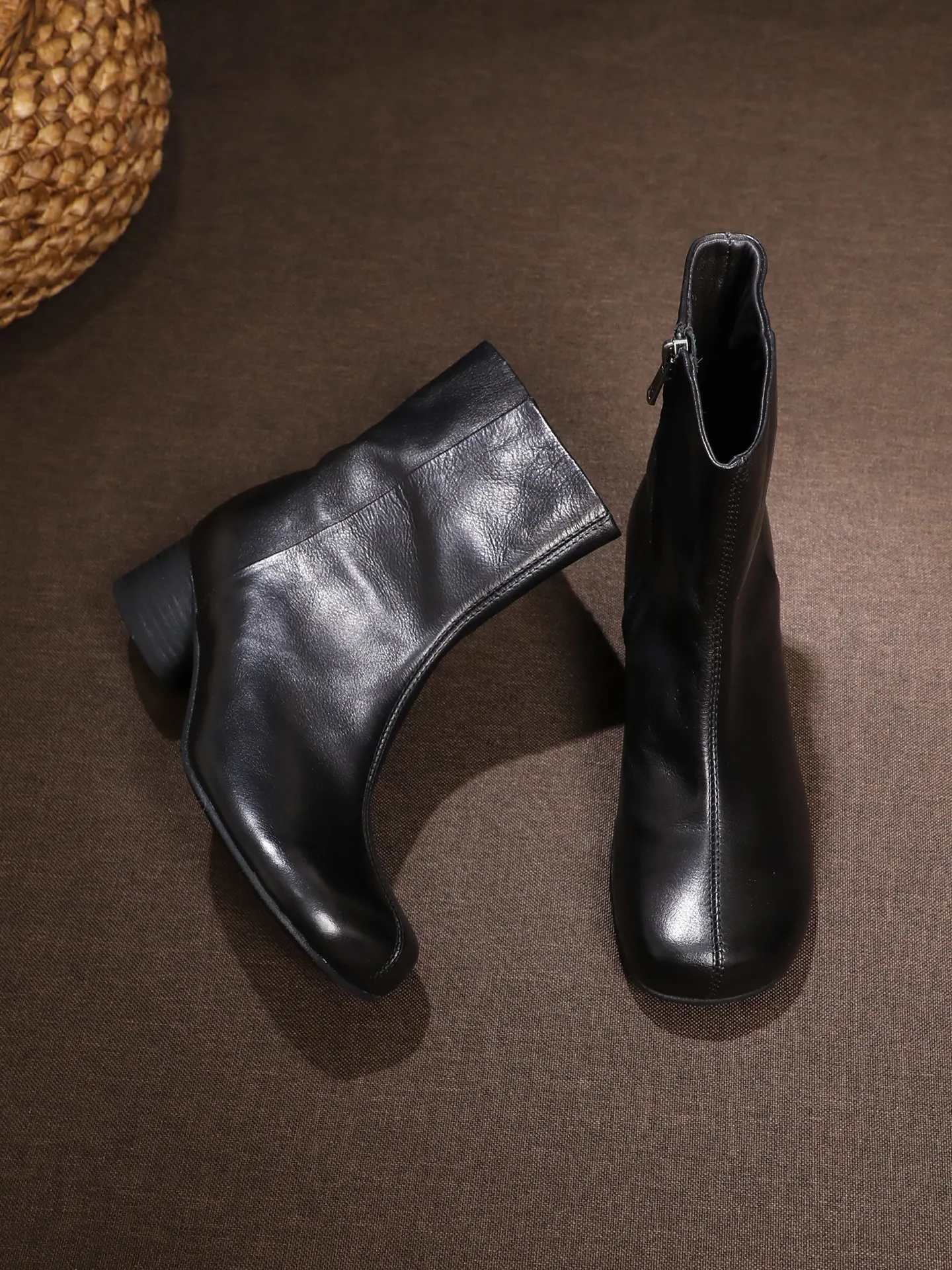 SHOEBOX Retro genuine leather slim boots for women, 2026 autumn and winter with added fleece, simple side zipper, thick heel