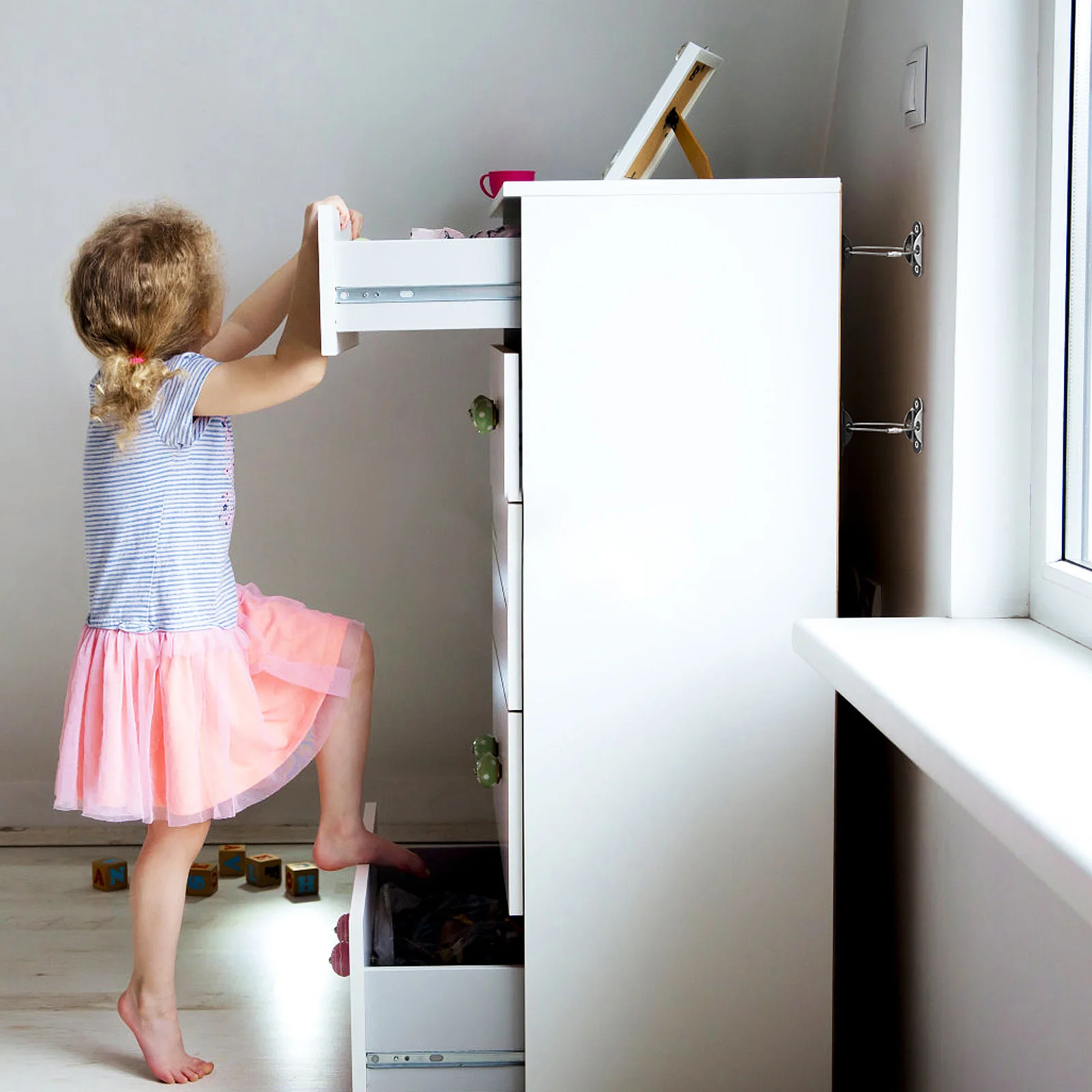 

2Pcs Furniture Safety Straps Anti Tip Anchors for Baby Proofing Cabinets Dressers Bookshelves Wall Secure Mounting Kit