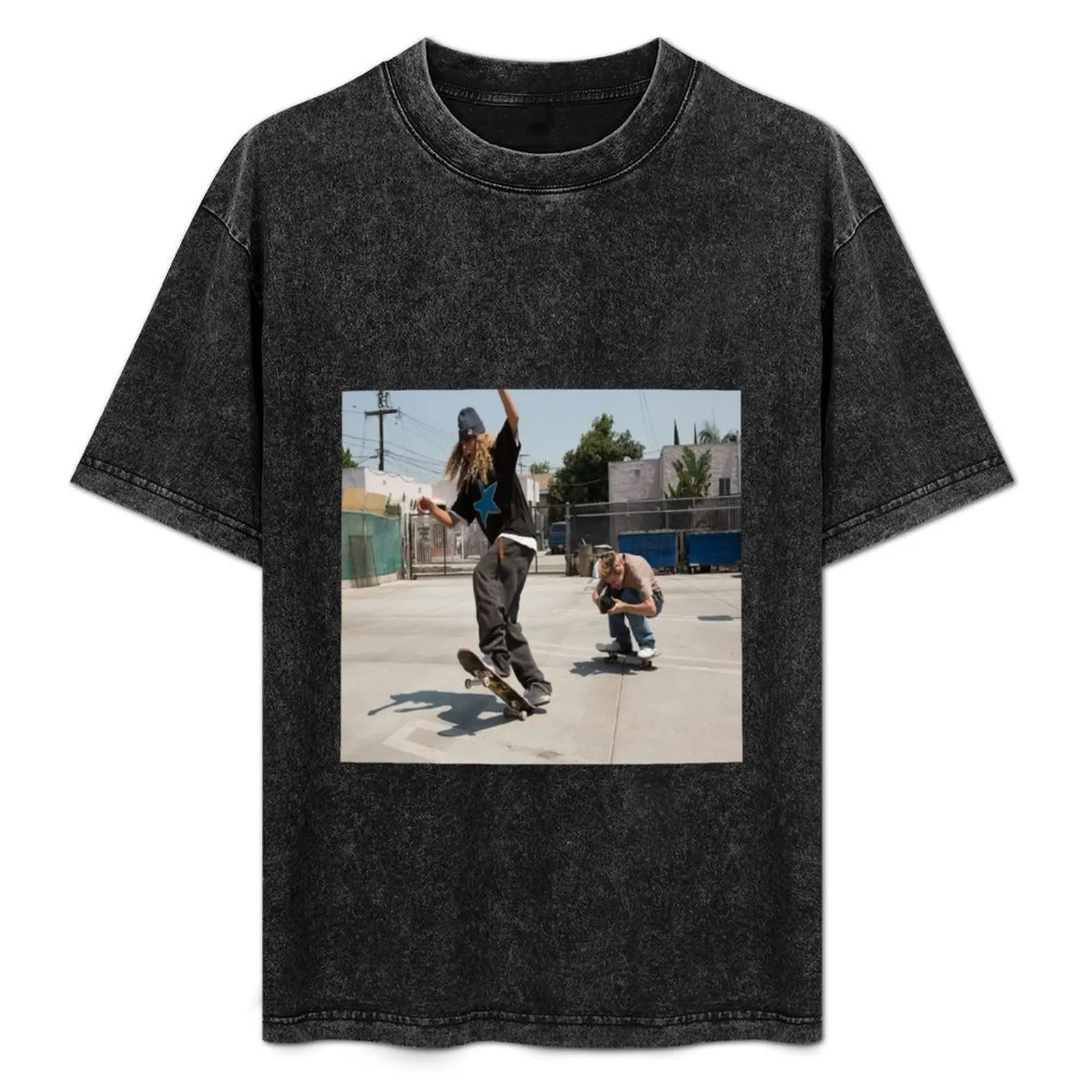 

SkateBoard Photo - Mid90s T-Shirt Large Size Short Sleeve T-Shirt