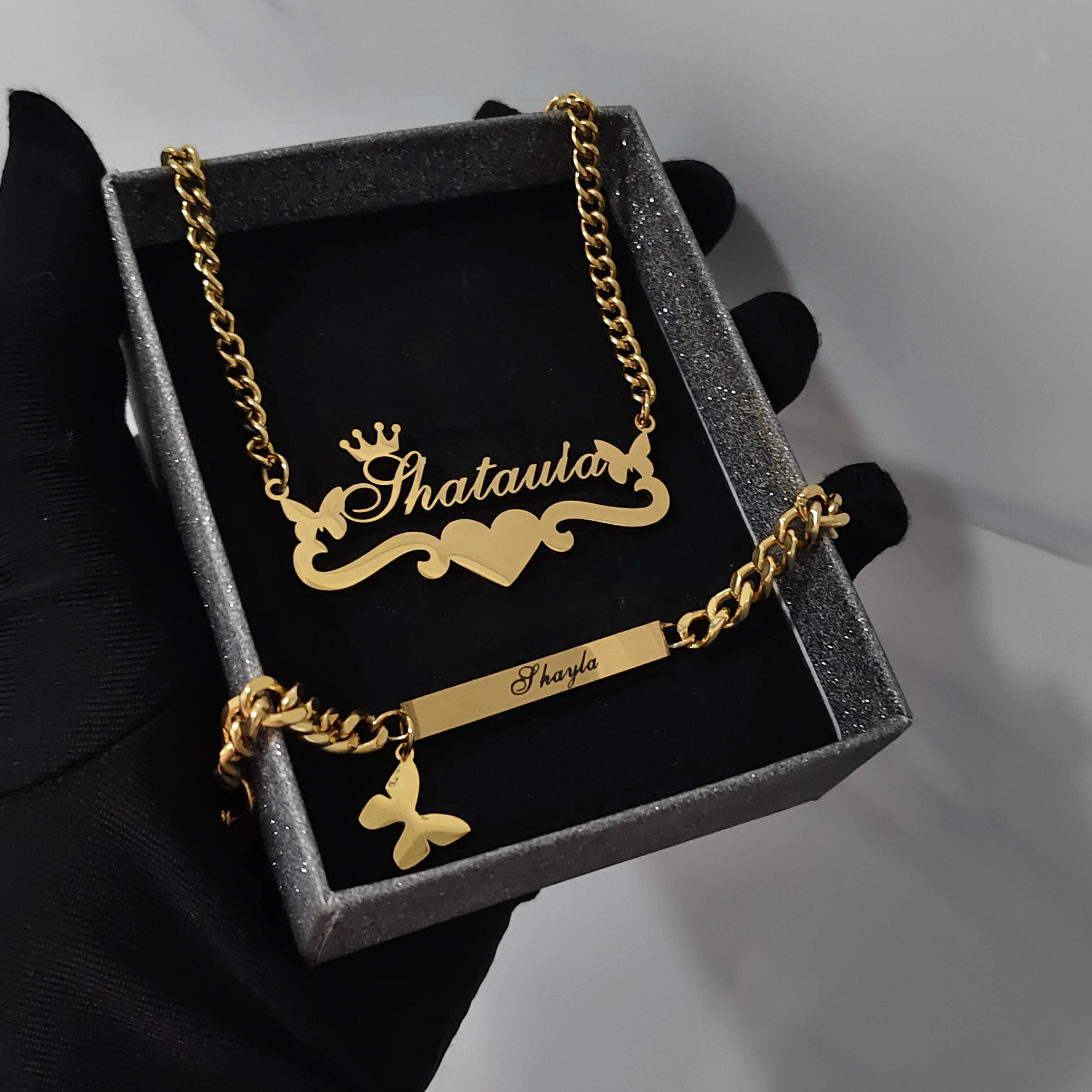 DHQH جديد بالجملة اسم شخصي مجموعة رسالة مخصصة على شكل قلب قلادة فراشة سوار هدية عيد ميلاد مبيعات المصنع