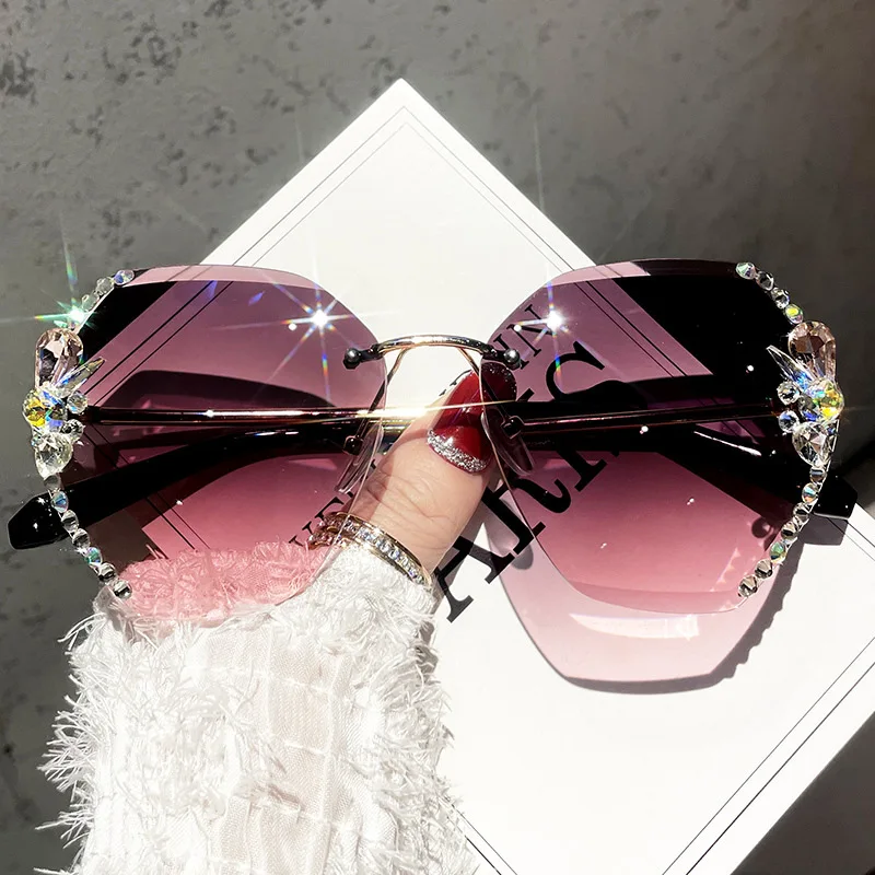 

New Rhinestone Sunglasses For Women High Quality Femininity Fashion Frameless Large Frame Slim Glasses Driving UV Protection