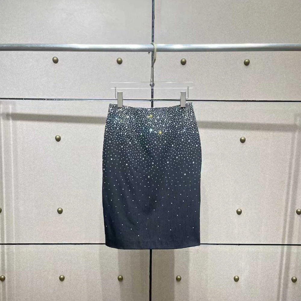 

Elegant High-Waisted Wool-Blend Skirt with Rhinestone Embellishment for Women Sophisticated Straight Commuter Skirt Spring 2026