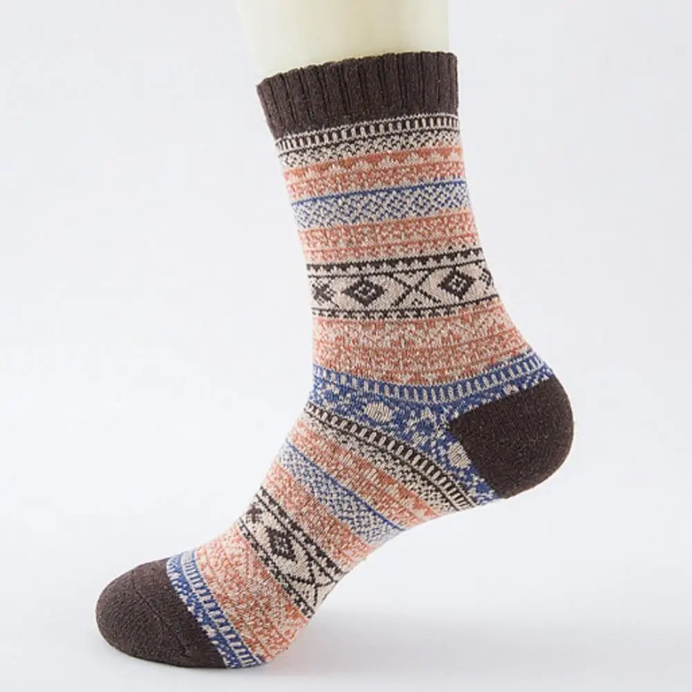 Retro-Muster Mid-Calf Socken ethnischen Stil gedruckt Frauen Winters ocken gemütlich gestrickt Mid-Tube hohe Elastizität für den Innenbereich