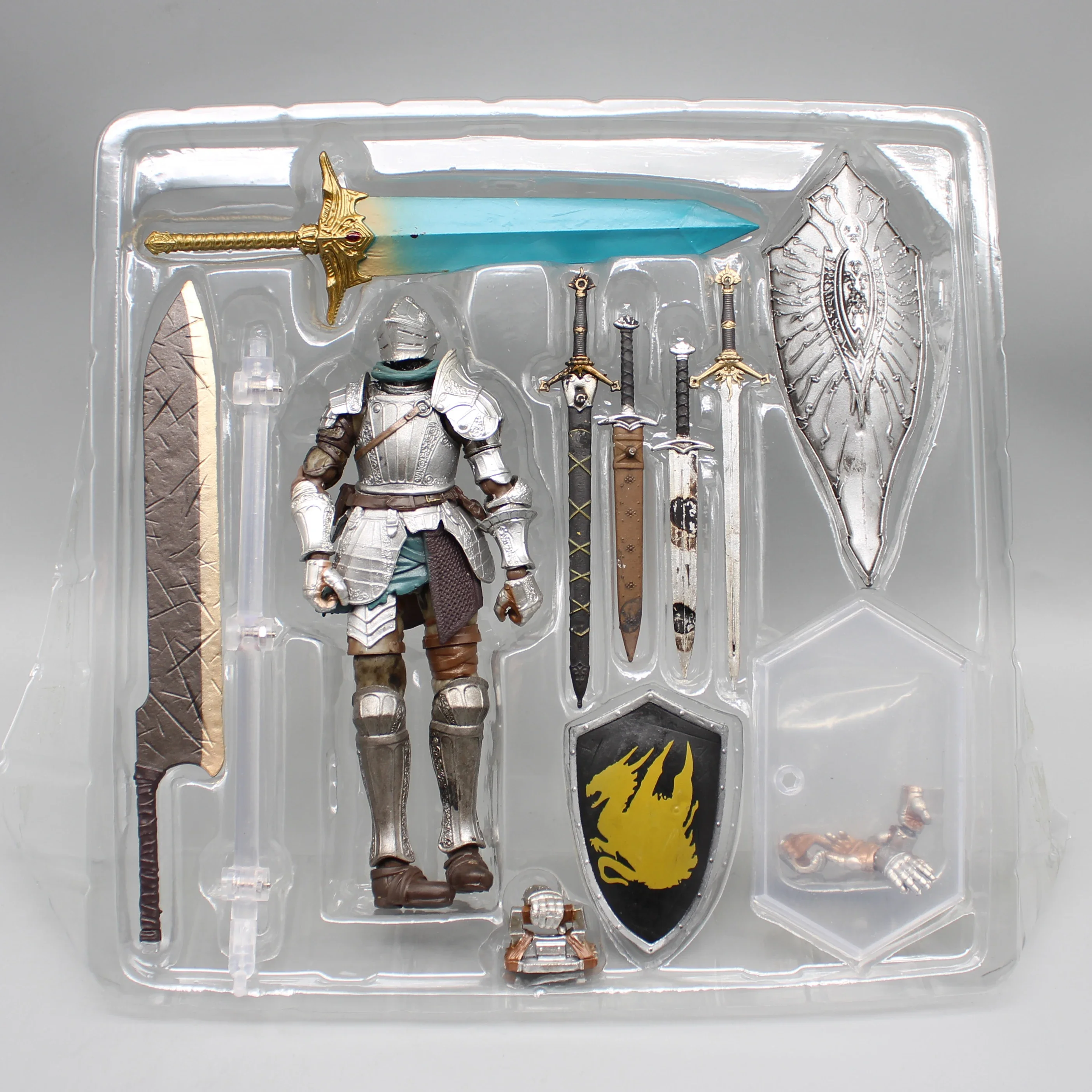 15cm Dark Souls Figma 590 Demon'S Souls Figurka akcji Karbowana zbroja Figurka anime Model Pvc Statuetka Rycerz Zabawki Lalki Prezenty